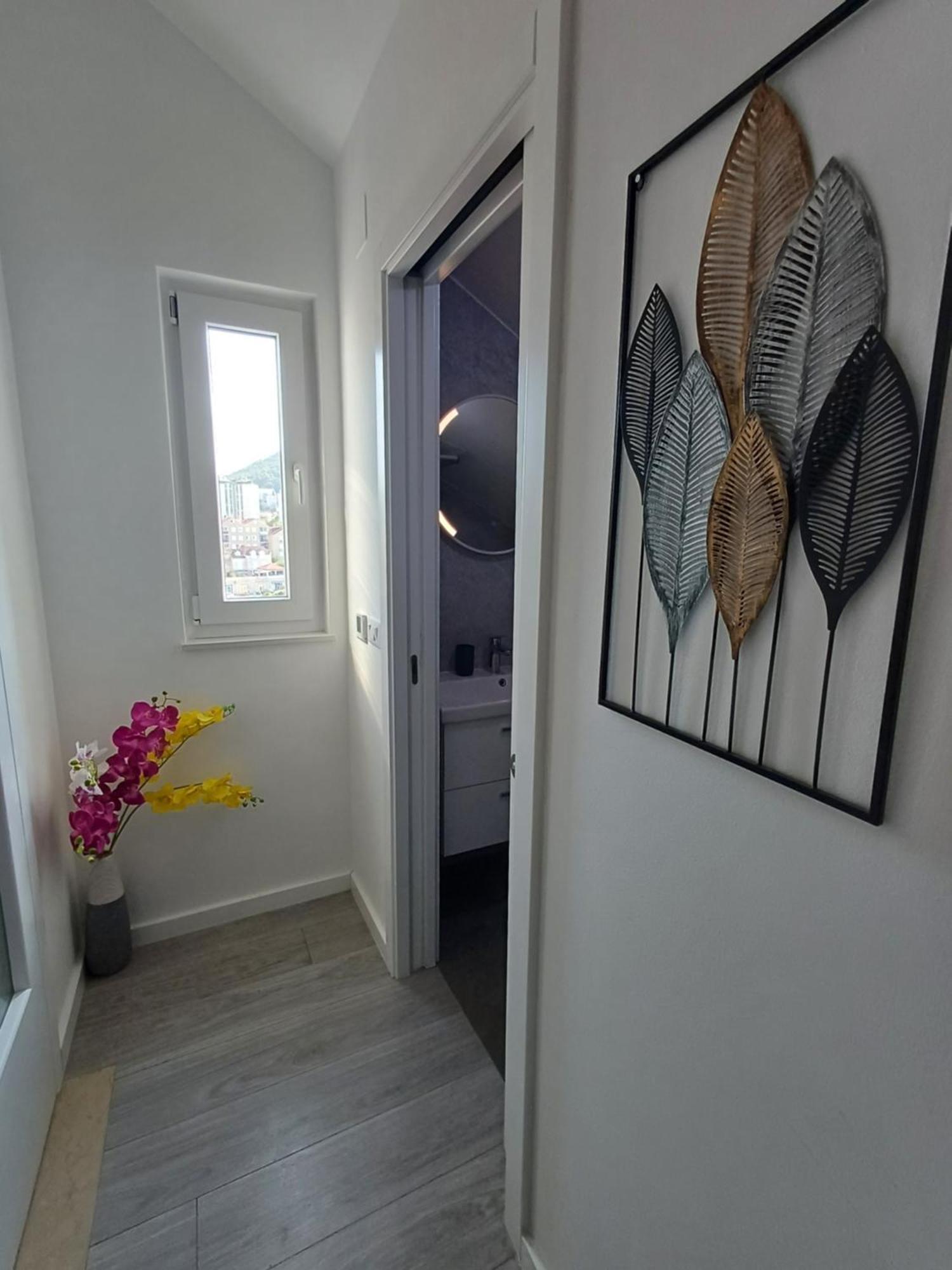 Mak & Lux - Sea & Sunset View Apartment *